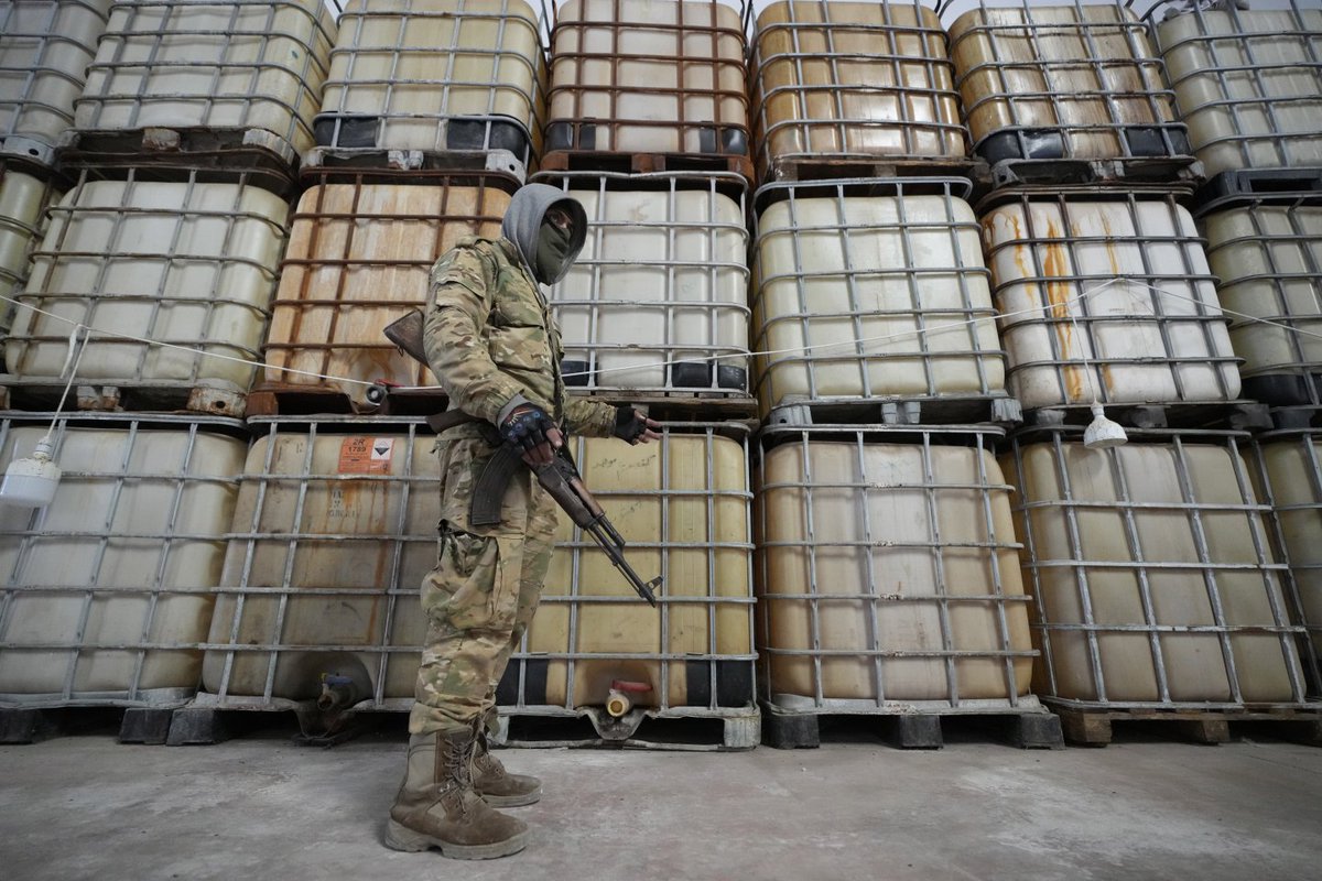RCScience's tweet photo. After the fall of the al-Assad regime in Syria, large stockpiles of the illicit drug captagon have reportedly been uncovered. What is this drug and why did Assad have so much of it? via @ConversationEDU  https://t.co/vp43UWZJrU https://t.co/p7wvSnicci