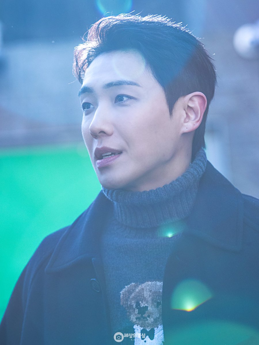 _COTW's tweet photo. 241214 승아로운 X 프레인글로벌 나눔(÷) 마켓

#이준 #이창선 #LEEJOON https://t.co/0fI0kfJWru