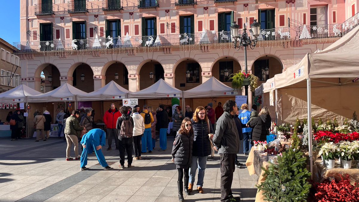 Una veintena de asociaciones une esfuerzos en la Feria Solidaria de Huesca para dar visibilidad a enfermedades y causas sociales
👇👇👇
eldiariodehuesca.com/sociedad/veint…