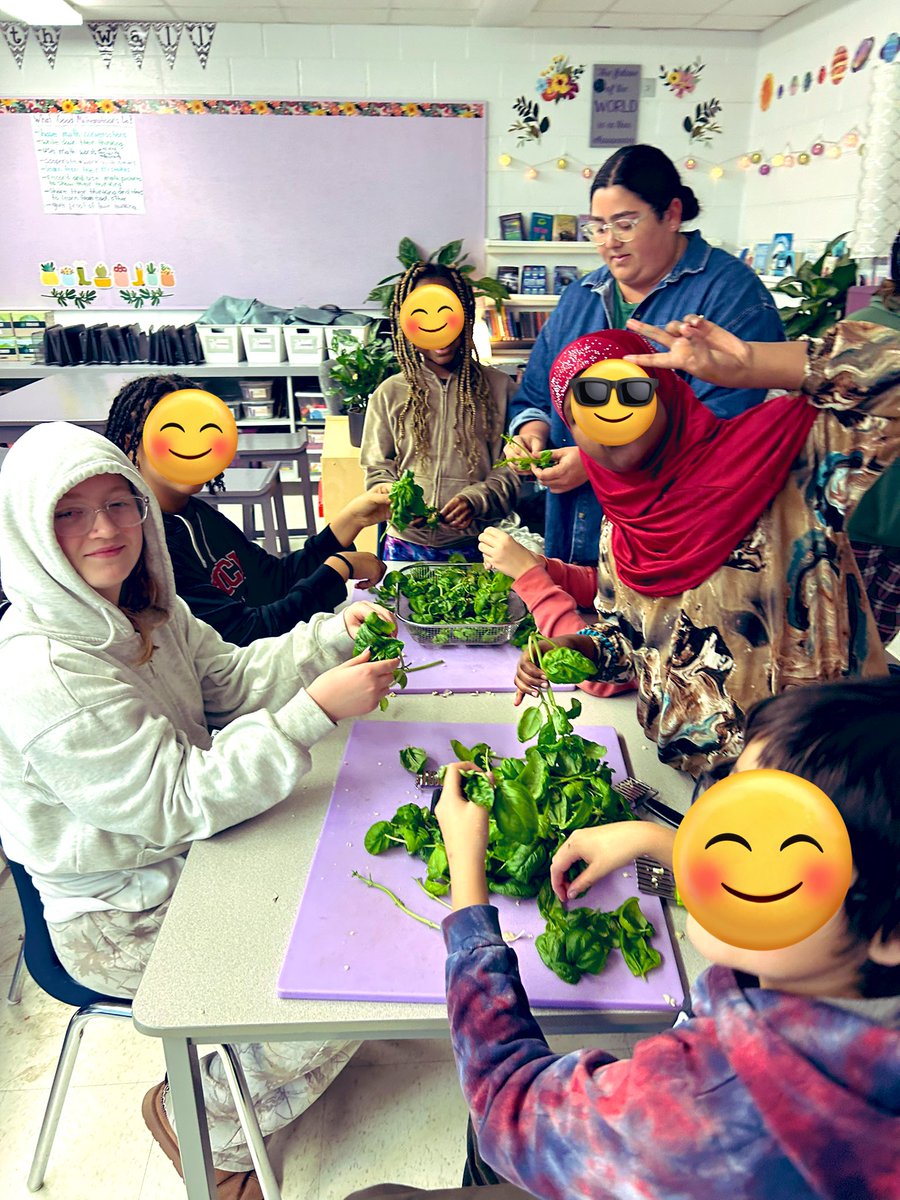 Rochelle Tkach 🌱 tweet media