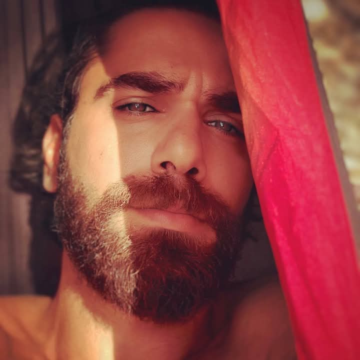 Meroo44862563's tweet photo. #KadirDoğulu @kadirdogulu Handsome 😍 https://t.co/4mWWXNLNCv