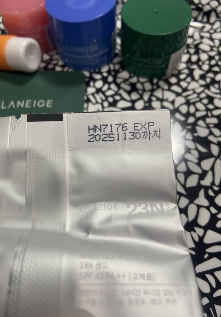 01ukkyu's tweet photo. ส่งต่อ Laneige Neo Cushion_Matte 
รีฟิล เบอร์ 23N
Exp : 2025 ✨
ราคา 350 รวมส่ง 
พร้อมโอนลดได้นิดหน่อยลองทักมาคุยกันก่อน
มีของแถมไปให้ด้วย ยังไม่เคยใช้งานคับ🙌🏻 #ส่งต่อเครื่องสำอางค์  #ส่งต่อlaneige #คุชชั่นลาเนจ #ส่งต่อสกินแคร์ https://t.co/HPMLY89Q9c
