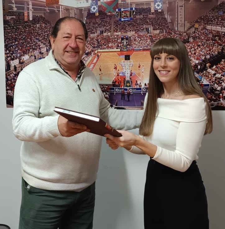 Periodistas Deportivos de Granada (@prensadepgr) on Twitter photo Cambio al frente de la Asociación Granadina de Periodistas Deportivos. Noelia Gómez (<a href="/noeliagomezm/">Noelia Gómez Mira</a>), nueva presidenta. Sucede en el cargo a Antonio Rodríguez. aepdgranada.es/noelia-gomez-n… Cambio al frente de la Asociación Granadina de Periodistas Deportivos. Noelia Gómez (<a href="/noeliagomezm/">Noelia Gómez Mira</a>), nueva presidenta. Sucede en el cargo a Antonio Rodríguez. aepdgranada.es/noelia-gomez-n…