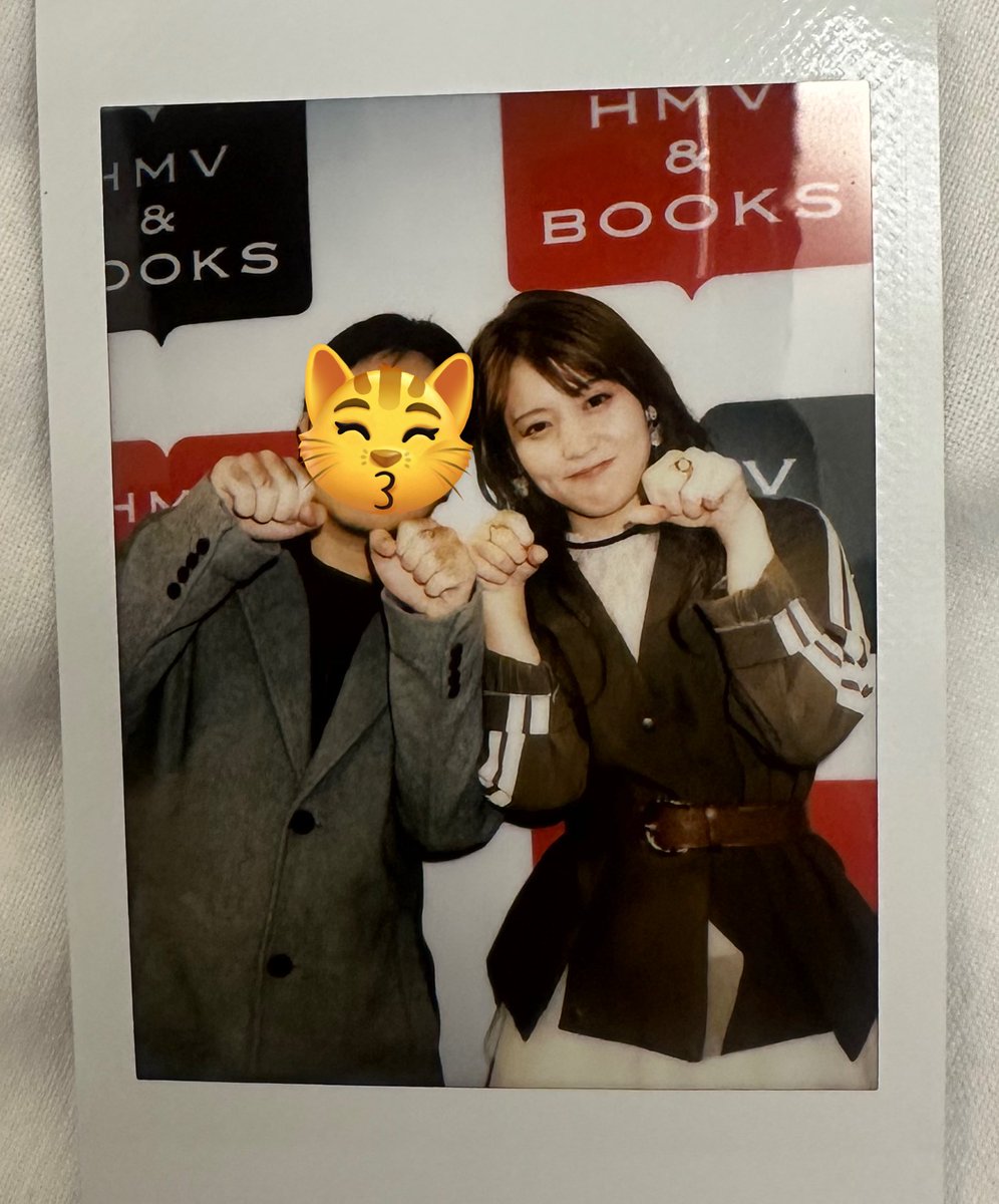 Rinokabeoshi's tweet photo. 2024/12/14 岡部麟カレンダーお渡し会

最近たくさんりんにゃんの写真🐱💕

カレンダーの感想は18日のイベントでお伝えします☺️

今日もありがとう~楽しかった😘麟ちゃん　No.1🥰🥰🥰

#岡部麟
#りんりんだより https://t.co/oFTTQabAmM