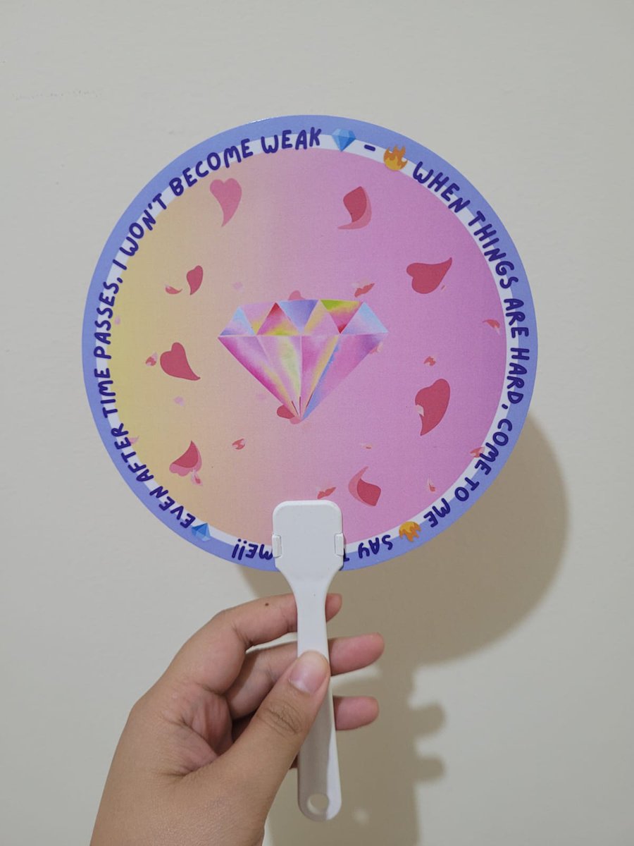 diogeebase's tweet photo. Caratdeuls... Dalam rangka bulan ini ak ultah & ada meet n greet skupsnonwoo di bcis, ak maw bagi2 kipaz yg ak buat sendirii (maap agak darderdor designnya krn anaknya emg agak dangdutz) ak bawa buanyaak ntr ambil satu yhh muachh
#leadthewave #ChitatoLeadTheWave https://t.co/oXkI9RUrlf