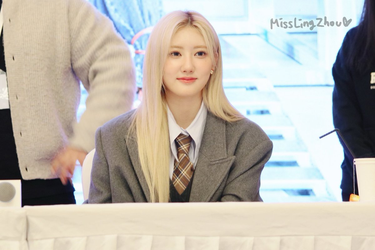 MissLingZhou's tweet photo. BABYMONSTER 241214

JINGDONG FANSIGN

RAMI PART1

#BABYMONSTER #RAMI #HARAM https://t.co/50rf4JMAEn