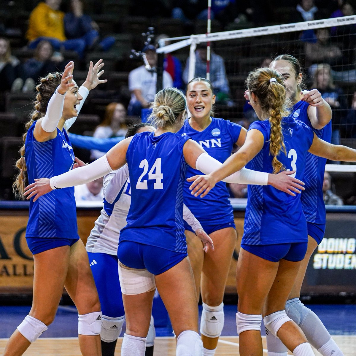 Sanford Sports Complex (@sanford_complex) on Twitter photo 🗓: @ncaadii Volleyball National Championship
📍: Sanford Pentagon
⏰: @sfstate_vb vs. <a href="/Lynn_Knights/">Lynn Athletics</a>, 5 p.m.
🥤: Reminder: The Sanford Pentagon is a cashless facility.
🎟️: san.fo/41qEZF6
#SanfordSports #NCAADII #MakeItYours | <a href="/SFSportsAuth/">Sioux Falls Sports Authority</a> | <a href="/NorthernSunConf/">NSIC</a> 🗓: @ncaadii Volleyball National Championship
📍: Sanford Pentagon
⏰: @sfstate_vb vs. <a href="/Lynn_Knights/">Lynn Athletics</a>, 5 p.m.
🥤: Reminder: The Sanford Pentagon is a cashless facility.
🎟️: san.fo/41qEZF6
#SanfordSports #NCAADII #MakeItYours | <a href="/SFSportsAuth/">Sioux Falls Sports Authority</a> | <a href="/NorthernSunConf/">NSIC</a>