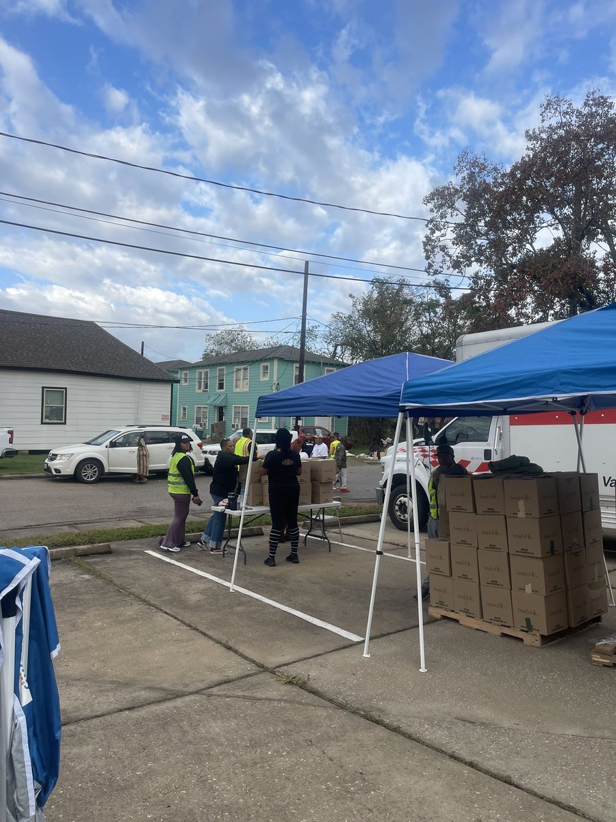 Edward Ramirez (@ramirezedward58) on Twitter photo WCU GIVING BACK TO THE COMMUNITY!#FaithFamilyFootball
#ProtectTheGate
<a href="/WestgateUfb/">Westgate Christian University</a>
<a href="/WestgateCU/">Westgate Christian University</a> WCU GIVING BACK TO THE COMMUNITY!#FaithFamilyFootball
#ProtectTheGate
<a href="/WestgateUfb/">Westgate Christian University</a>
<a href="/WestgateCU/">Westgate Christian University</a>