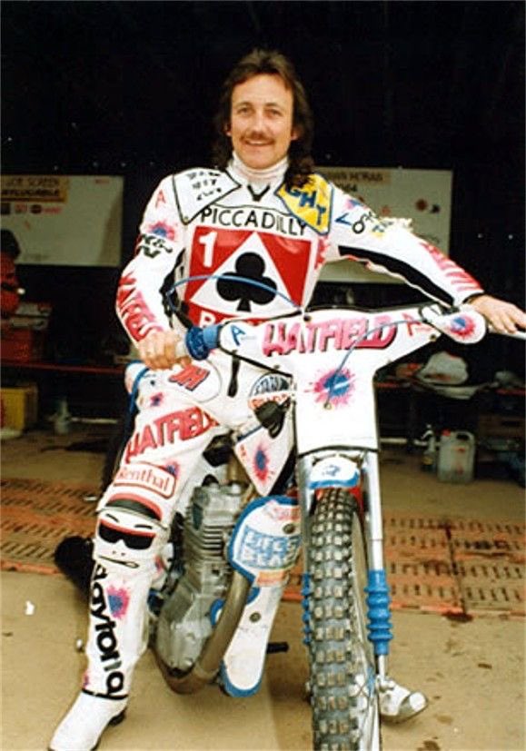 PhilRogers57's tweet photo. Day 14 of my Trip in cahoots with @UprightSpeedway still struggling with Pics,so here’s a Guy I’d have in any Team of mine,Shoo still liked a🍺 but had control of it,great #1 for the ♣️’s pretty decent on the Long🏆🥇bahn as well #Shooey #RoundPeak #FlashTuning #Morans https://t.co/UjqoMt3UyD