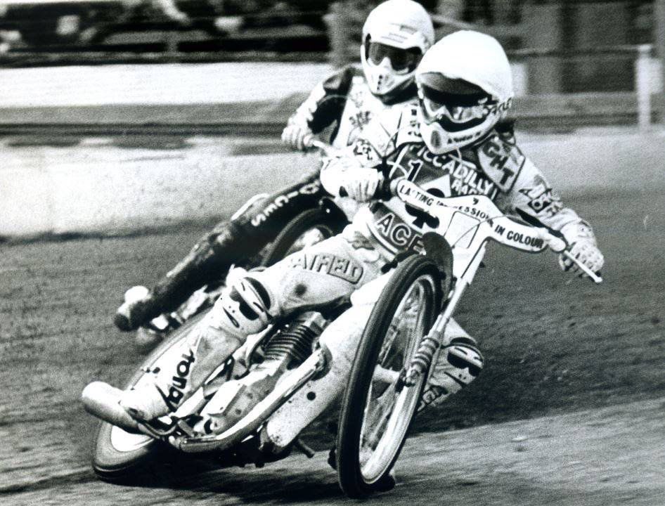 PhilRogers57's tweet photo. Day 14 of my Trip in cahoots with @UprightSpeedway still struggling with Pics,so here’s a Guy I’d have in any Team of mine,Shoo still liked a🍺 but had control of it,great #1 for the ♣️’s pretty decent on the Long🏆🥇bahn as well #Shooey #RoundPeak #FlashTuning #Morans https://t.co/UjqoMt3UyD