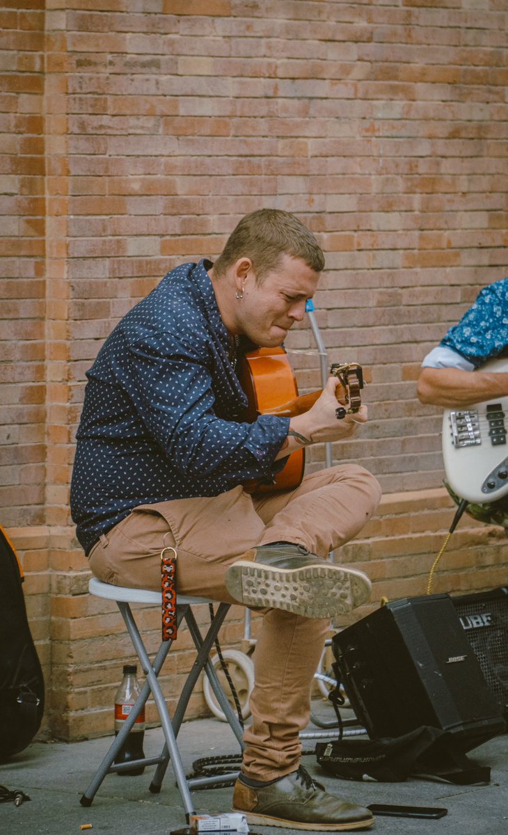 Hace dos o tres años que no sacaba mi cámara a la calle. Esta vez le tocó a Sevilla.