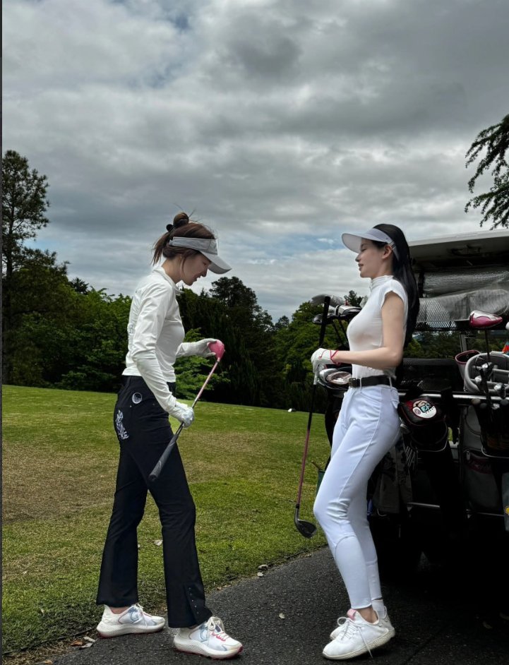 indefeasible bombardment monotheist
  I went to play golf with my good friends today and had a great time.
##Golf