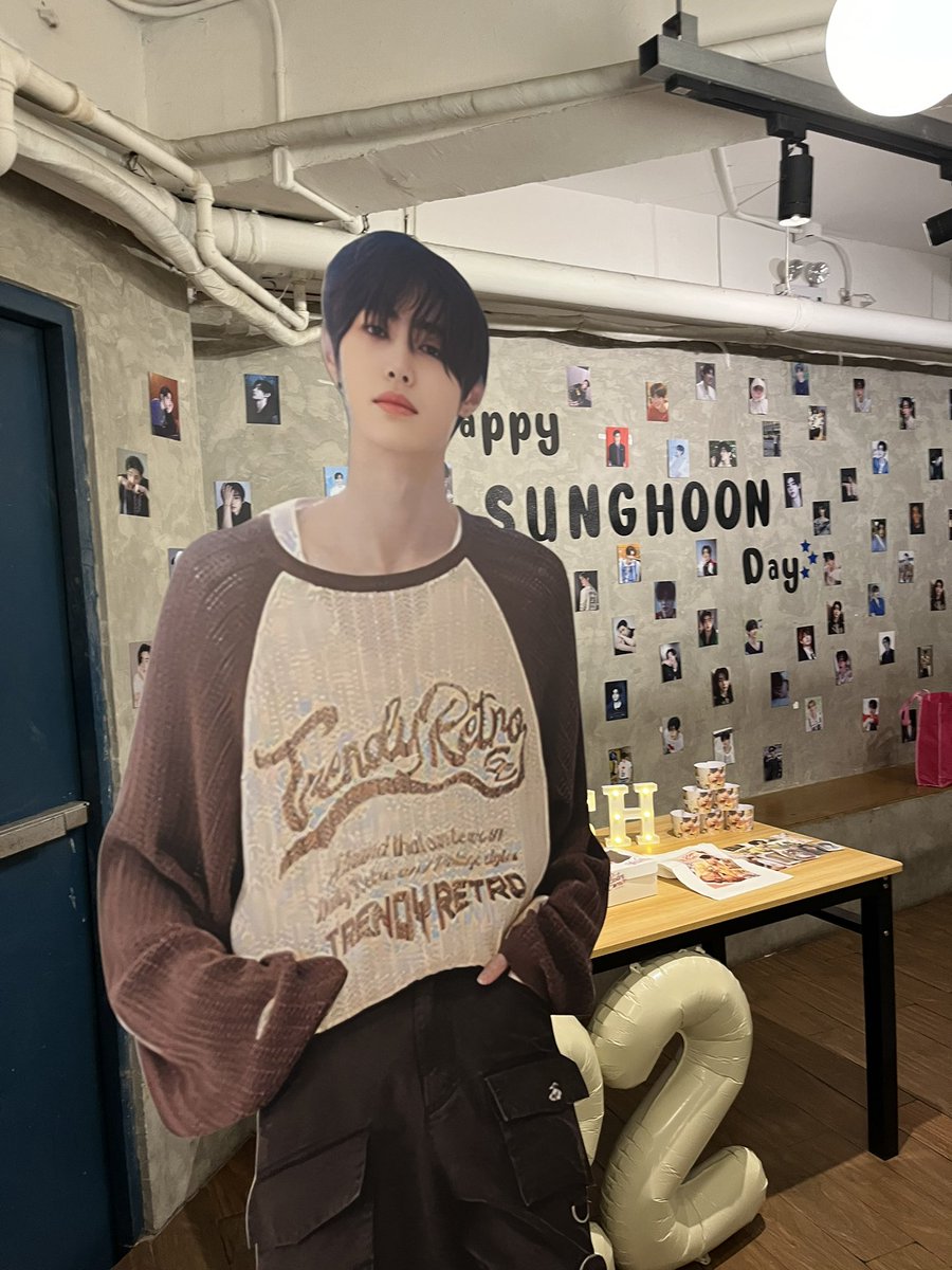jaykeenhee's tweet photo. had so much fun !! another day well spent with my co-engenes <33 

#LovingHoonIsRed https://t.co/mxKiga9Gtt