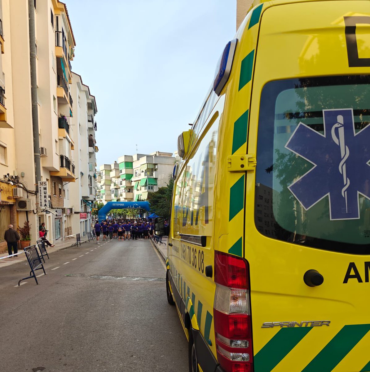 Nueva jornada en la que nuestros dispositivos han estado dando cobertura sanitaria a multitud de eventos deportivos de riesgos previsibles.
Gracias a las entidades deportivas, ayuntamientos y asociaciones por seguir confiando en nosotros. 
#DYA #DYAMálaga #Voluntarios