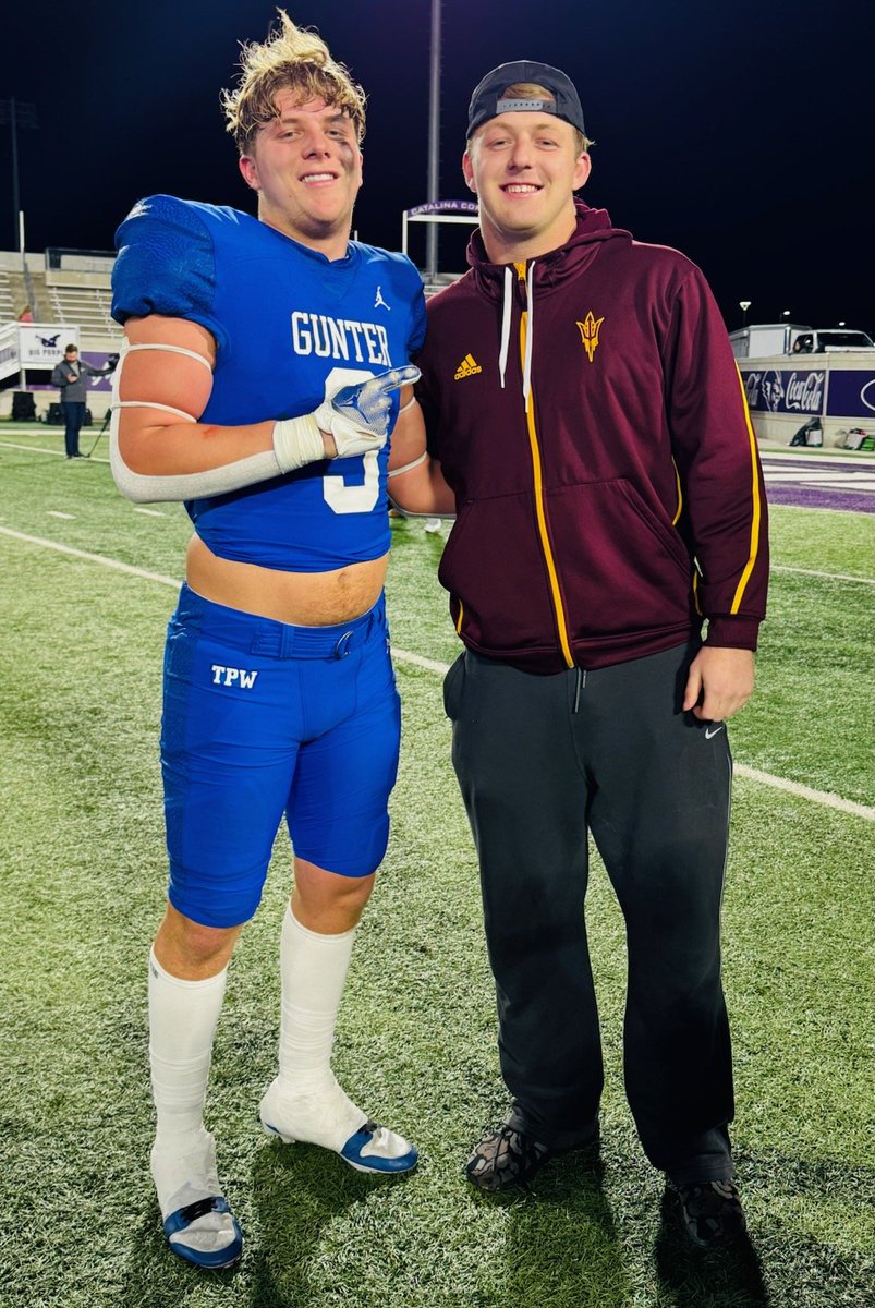 #BESTAVAILABLE 
#COLLEGEFOOTBALL <a href="/cameronharpole/">Cameron Harpole 🎸</a> supporting his little big bro <a href="/ColeHarpole/">Cole Harpole</a> 2 DAWGS at the TE Position!!!!