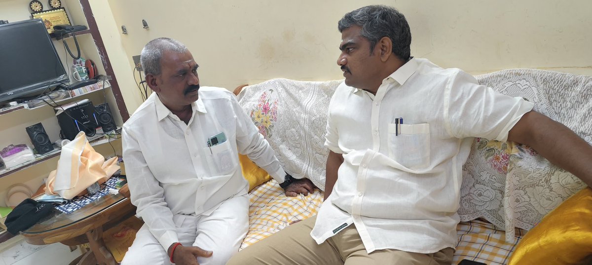 MouliDevan's tweet photo. Had a good meeting with Uppalam mandal president Shri.Baskar Ji and Muthialpet Mandal president. Shri. Jayakumar Ji at their residence.
@BJP4Puducherry @JPNadda @PMOIndia @SelvaMPPY https://t.co/vXwROsSuHr
