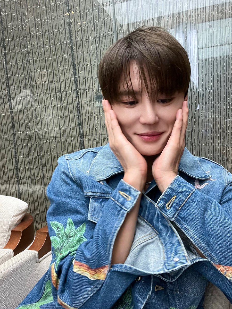 Junsu_PALMTREE's tweet photo. 20241215 Happy Birthday Junsu🥳
#UndisclosedPhoto

#김준수 #HBD #KIMJUNSU 
#金俊秀 #XIA #ジュンス #XIA준수
#HBD_KimJunSu #HBD_XIADAY
#준수로_채울_우리의_계절 https://t.co/RKxCmt6Dzi