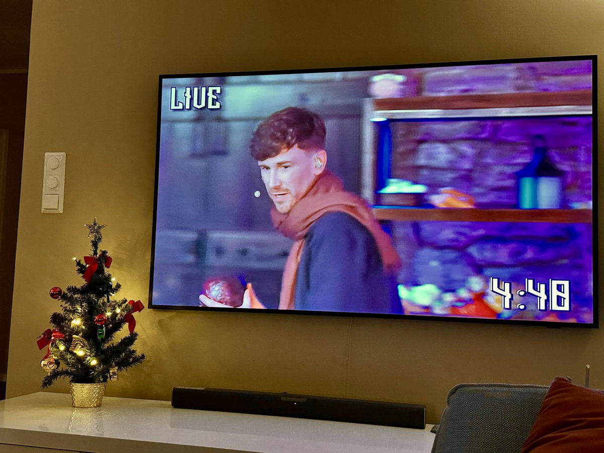 AnnCecilieN's tweet image. The #Huttlestorm has started! Give this man a thinking onion asap! #CulinaryCastle #SortedFood