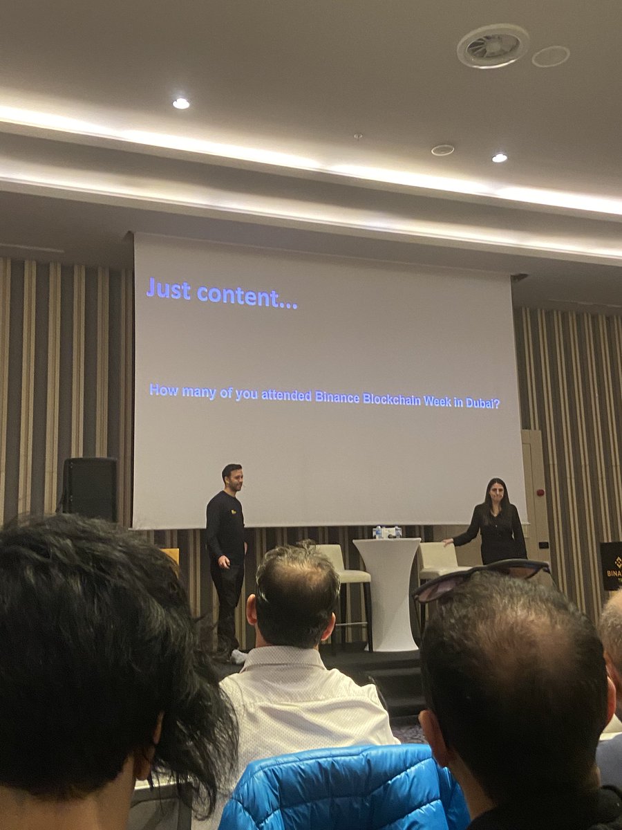 #BinanceTRİçerikÜreticileri
Bugün binance meetup’ta Alex bizlere kaç kişinin orijinal Dubai çikolatası yediğini sordu!