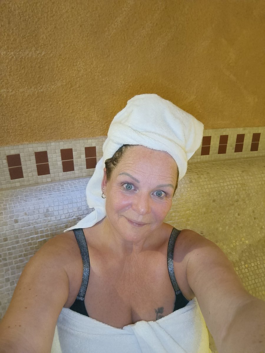 MyWorldOf's tweet photo. Starting my day with some ME time is like turbo-charging my awesomeness! 🌟 Remember, you can’t fill others' cups if yours is empty. A little pampering and recharging set the stage for magic. Ready to shine and own the day like the superstar you are? LET'S DO THIS! 💪✨ https://t.co/Q5XoqisYUv