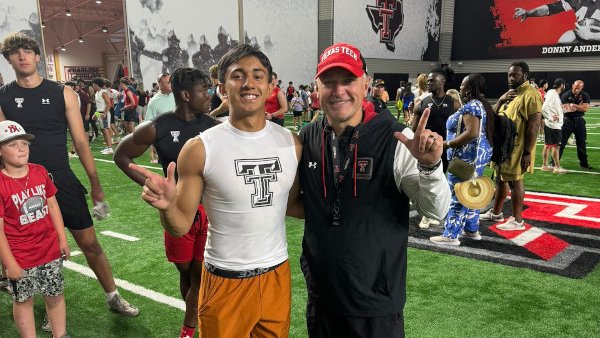 Six Star Football | PLUS+ (@sixstarfootball) on Twitter photo Punching it in for their offenses: 10+ touchdown guys whose stock is on the rise for big offense in Texas football
⭐️Rojas & Reedy among top TD leading producers in TX football 🔥
STORY▶️🔗sixstarfootball.com/article/punchi…
<a href="/CallisLanden/">Landen Williams-Callis</a> <a href="/shanks2cold/">Wayne Shanks Jr.</a> <a href="/Carlos11Rojas_/">Carlos D Rojas III</a> <a href="/AndrewReed11524/">Andrew Reedy</a> Punching it in for their offenses: 10+ touchdown guys whose stock is on the rise for big offense in Texas football
⭐️Rojas & Reedy among top TD leading producers in TX football 🔥
STORY▶️🔗sixstarfootball.com/article/punchi…
<a href="/CallisLanden/">Landen Williams-Callis</a> <a href="/shanks2cold/">Wayne Shanks Jr.</a> <a href="/Carlos11Rojas_/">Carlos D Rojas III</a> <a href="/AndrewReed11524/">Andrew Reedy</a>