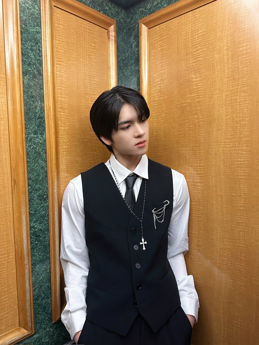 POW_grid's tweet photo. [#YORCH]
Dazzling dazzling ✨💫
#POW #파우 #요치 https://t.co/vUplv2O716