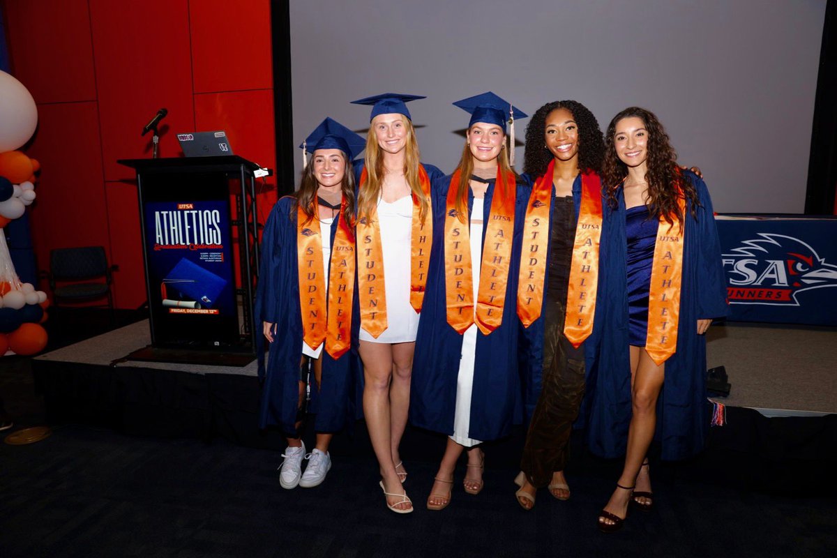 🎓 Congratulations to our graduates! 

Thank you for all the memories that you gave us on and off the field. We can’t wait to see what you do next!

#BirdsUp🤙 | #UTSADNA | #LetsGo210
