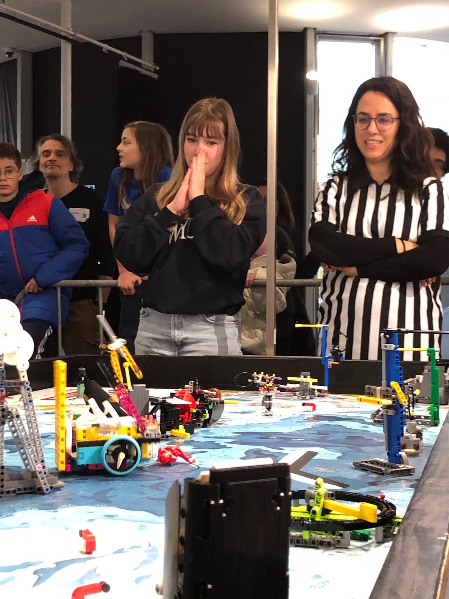 EPFL_SPS's tweet image. Aujourd’hui @ EPFL: La FLL challenge est un concours technique qui met en valeur l’esprit d’équipe et la créativité des participant•es âgés de 9 à 16 ans. Des équipes participent aux épreuves, le Robot Game, l’évaluation Robot-Design, Projet de Recherche, Esprit d’équipe.