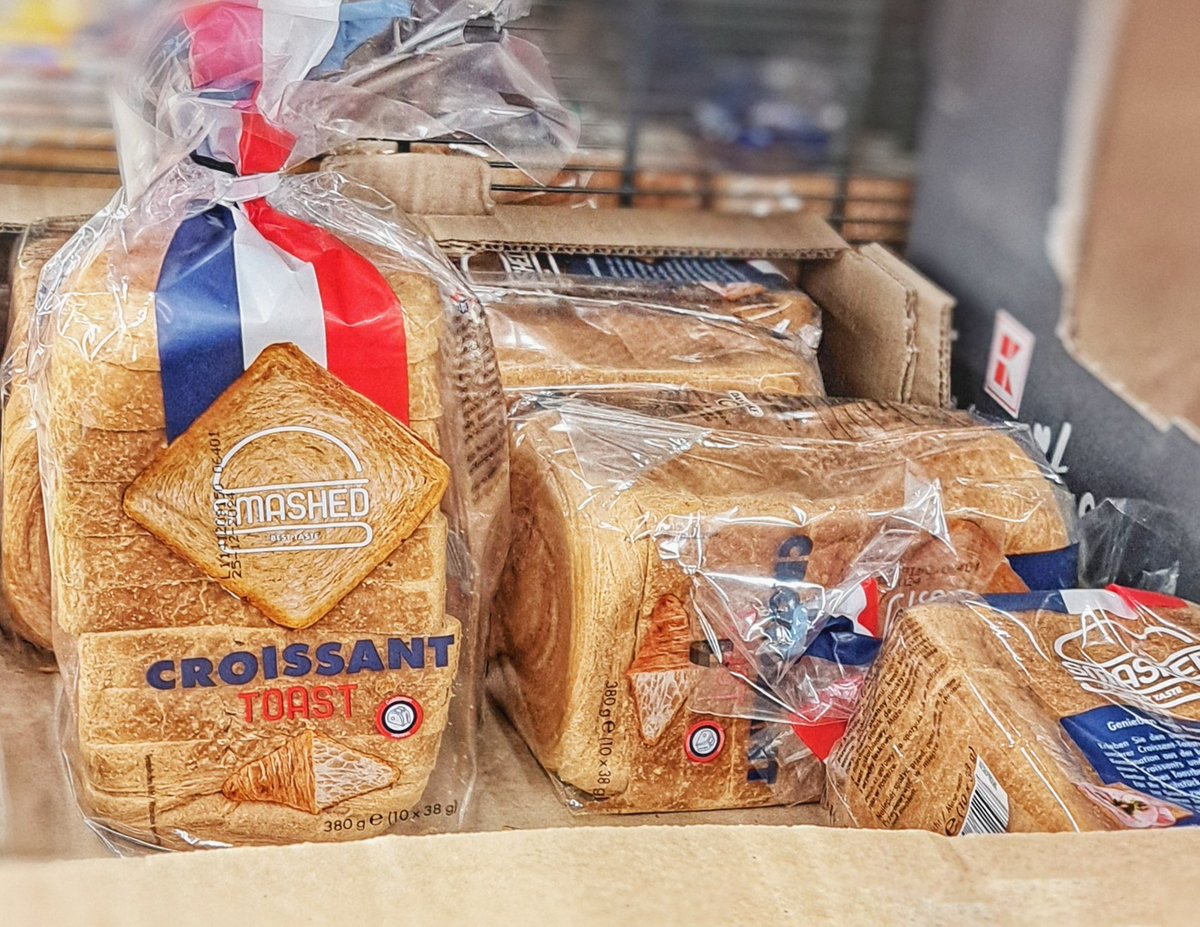 Lysa_Bell tweet media