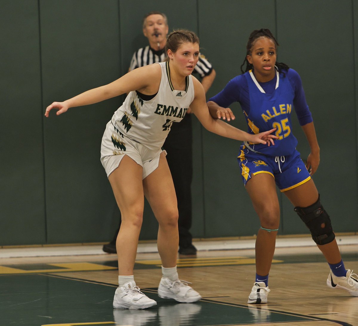 GBB - Updated EPC Standings:

Easton 4-0, Emmaus 4-0, Parkland 4-0, Liberty 4-0, Dieruff 5-1, Stroudsburg 3-1, BC 2-1, Nazareth 2-2, PM West 2-2, CCHS 2-2, ES North 1-2, Northampton 1-3, Freedom 1-3, PM East 1-4, Allen 1-4, Whitehall 0-3, ES South 0-4, Pleasant Valley 0-4
