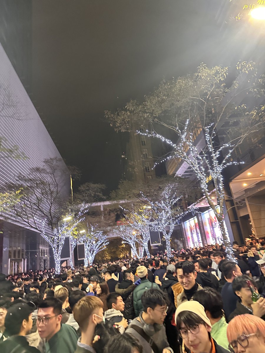 被抓了好幾下，2024最後一次大縱酒，希望大家來年平安順遂😉～