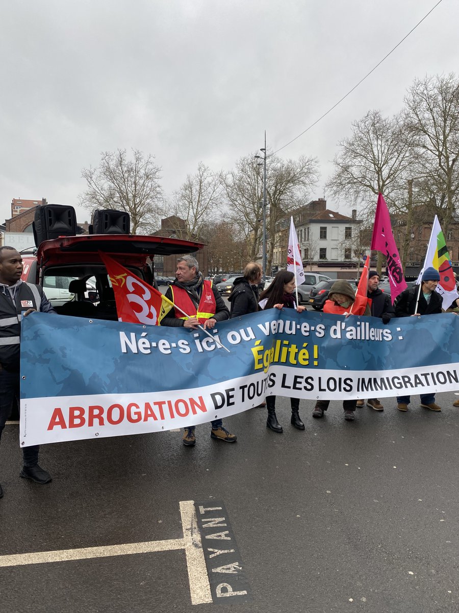 Rendez-vous 18h à la Bourse du Travail à Lille Fives pour une réunion publique avec le CSP59, le collectif Galois, les MNA de Bois Blanc et les OS 

Nous ne voulons pas d'une société raciste 

Nés ici ou venus d'ailleurs, égalité des droits