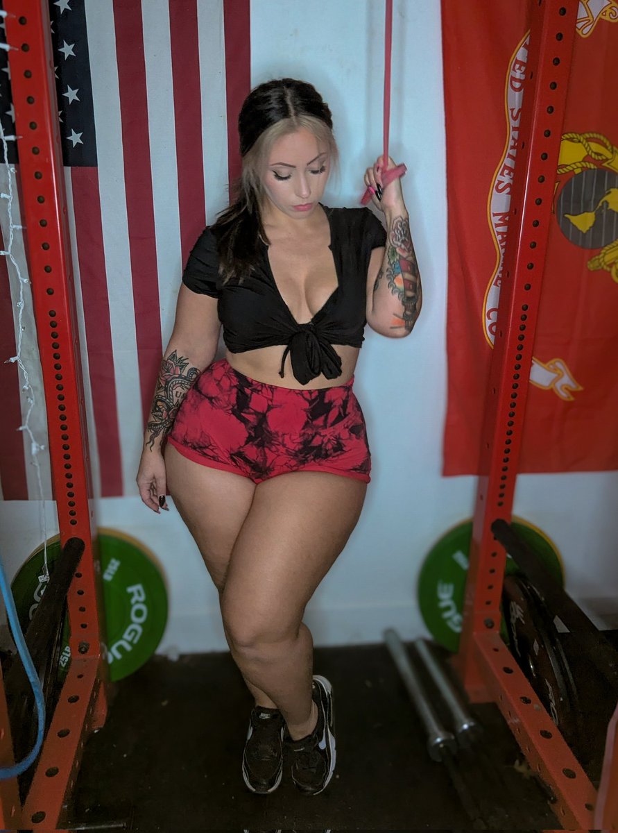 unhingedwitht's tweet photo. What does your Saturday look like? 

#SaturdayVibes #curvy #plussize #WeekendMood 

Goddess https://t.co/4D4mnbIySc