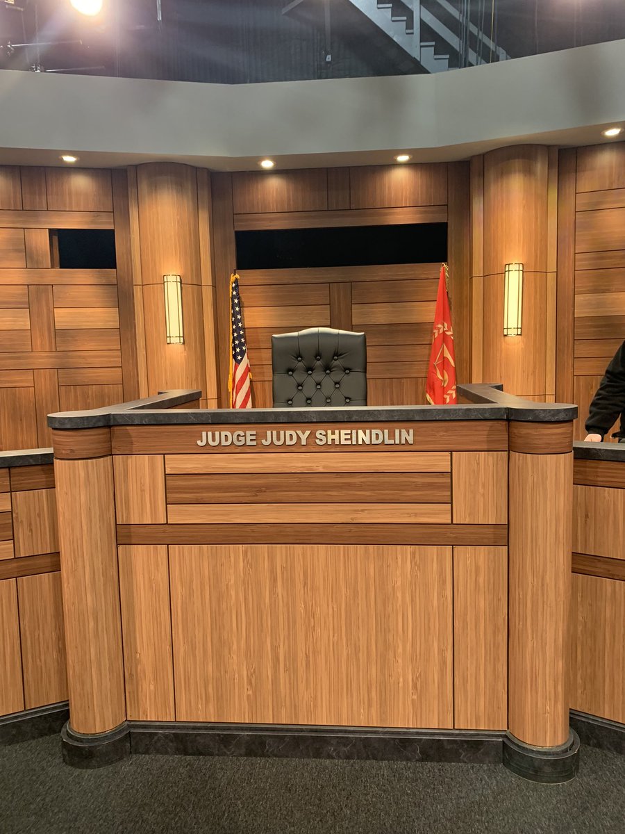 ALMURDOCH's tweet photo. Happy once again to spend the day with the cast & crew of @JudyJustice followed by the annual Christmas party.
Grateful to be part of this #Emmy award winning show. 👍
Now back to Vancouver for @Canucks game tonight!
#judyjustice #judgejudy #voiceover #announcer #culverstudios https://t.co/c0LvOgv3QR