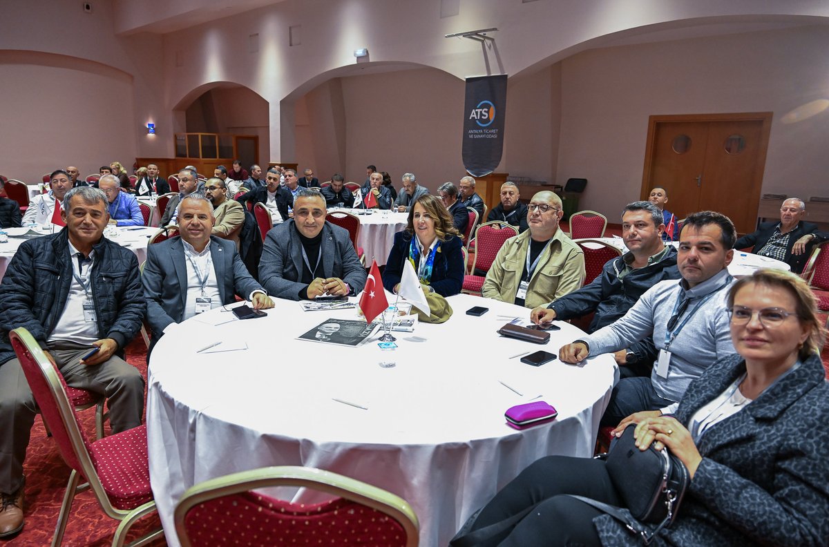 ATSO Meslek Komiteleri Müşterek Toplantısı’nda, Odamız tarafından 2024 yılı Mayıs ayında ilki, Kasım ayında ise ikincisi gerçekleştirilen ATSO B2B Networking E-Ticaret E-İhracat etkinliği hakkında meclis ve meslek komitesi üyelerimizi bilgilendiren Onikinet Kurucu Ortağı Ziya