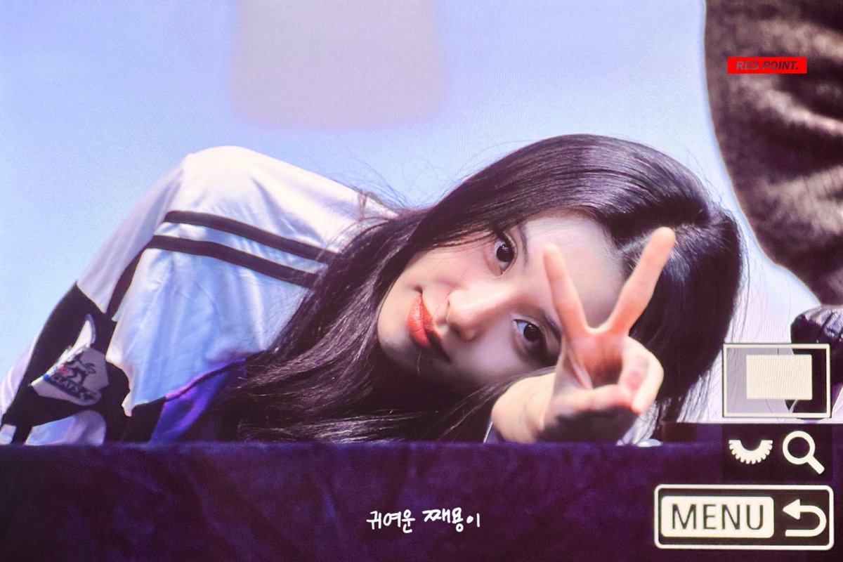REDPOINT423's tweet photo. 241214 뮤직플랜트 팬싸인회

이거 느좋포즈 맞아 지짜루💦

#채영 #CHAEYOUNG #チェヨン #손채영 #TWICE https://t.co/BPotmI2Cgp