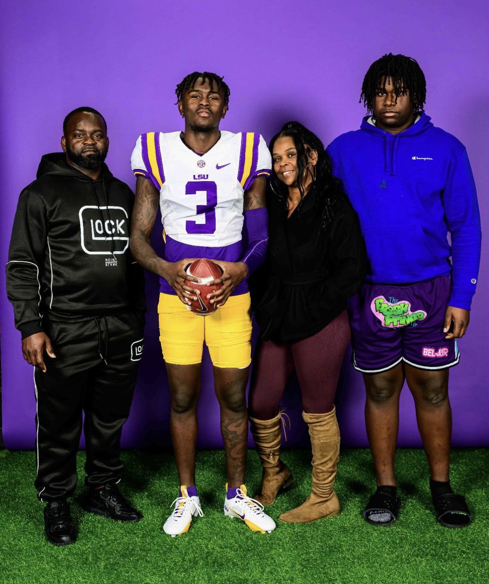 znagy20's tweet image. Corey Raymond’s rebuild of “DBU” took another step in the right direction on Saturday.
LSU’s signees heading into 2025 include:
- DJ Pickett: No. 1 CB in America
- Aidan Anding: No. 1 CB in Louisiana
- Ja’Keem Jackson: No. 3 CB in the 2023 cycle
Raymond continues the rebuild.