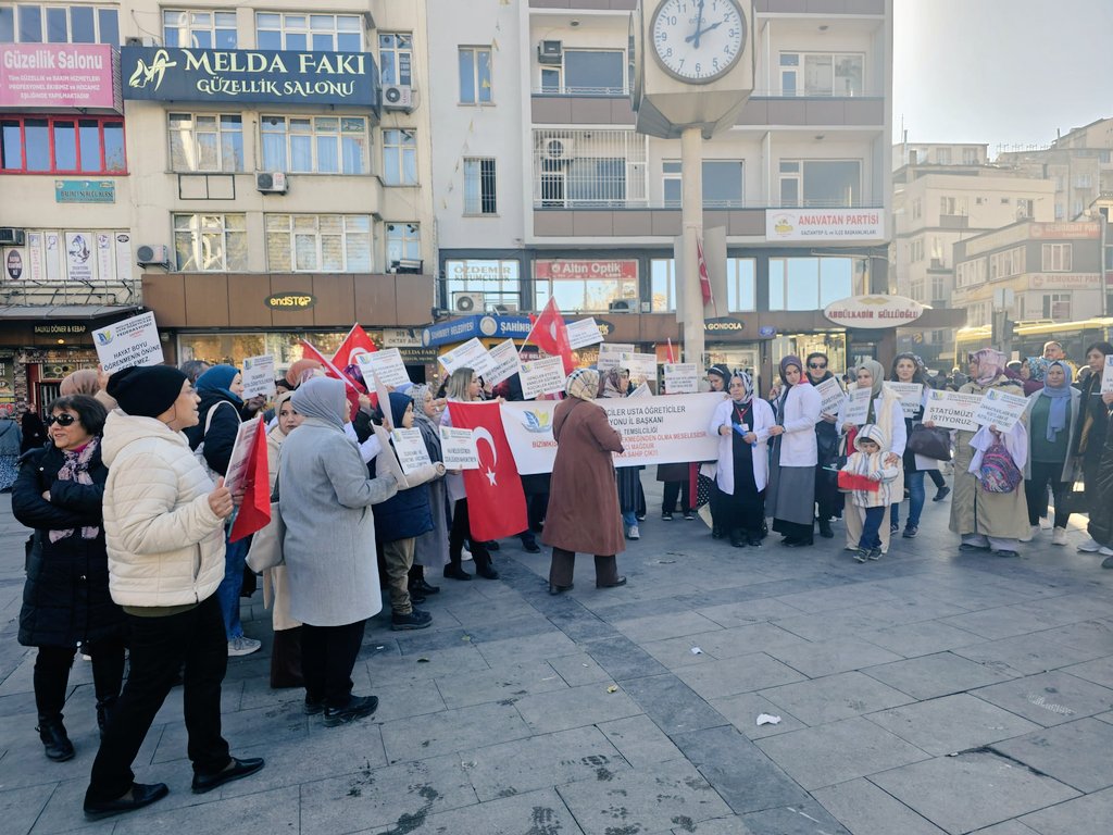 Bediaguldeniz's tweet photo. Eğitimciden tasarruf olmaz @now @tgrthaber @RTErdogan
@EmineErdogan
@dbdevletbahceli
@MHP_Bilgi
@Akparti
@csgbakanligi
@HMBakanligi
@Yusuf__Tekin 
@tcmeb 
@TBMMGenelKurulu
@CelileErenOKTEN 
@cengizmete
@meusfed6 https://t.co/fJyFC9Ztwi