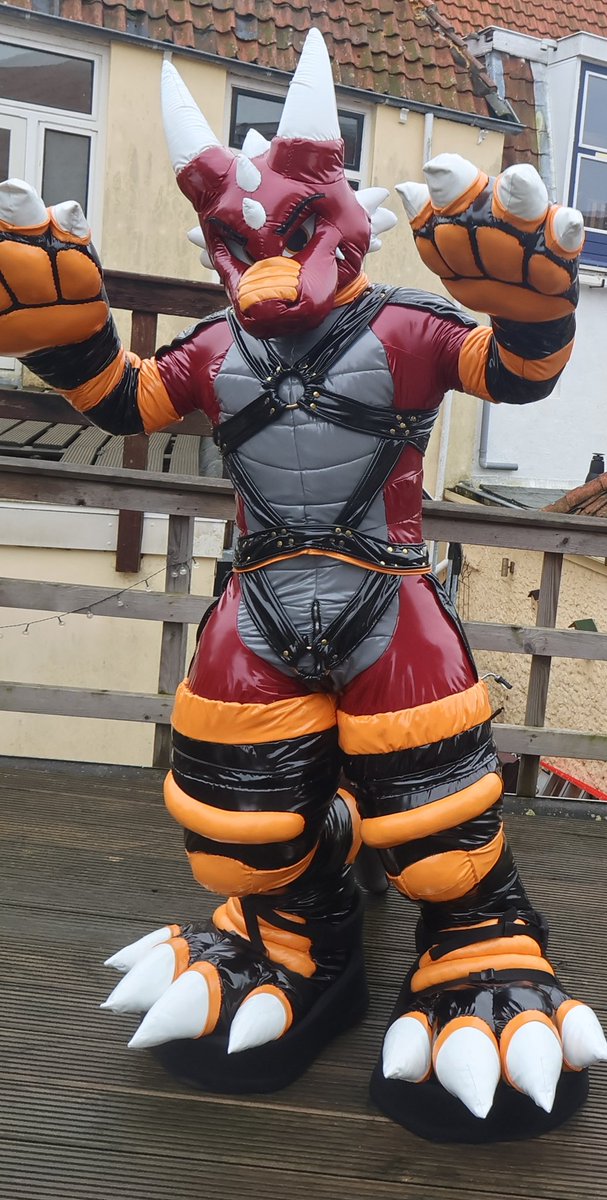 What would you do if you came across this dragon on #SqueakySaturday