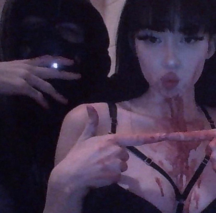 𝔗 𝔥 𝔦 𝔯 𝔰 𝔱 𝔶 (@thirstynoir) on Twitter photo 