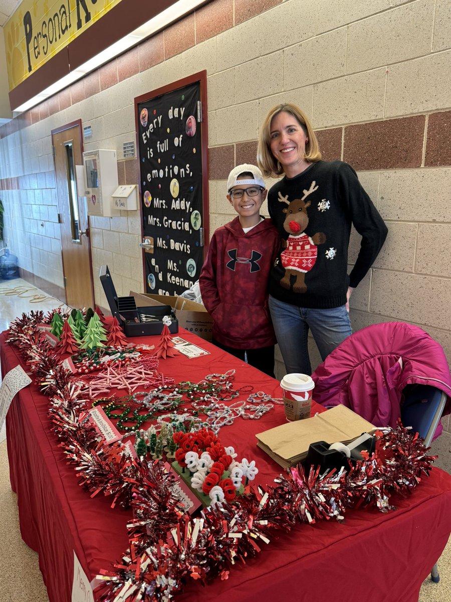 Bradford Heights is hosting Santa today at a Santa’s Workshop! Such fun crafts, face paint, and treats!!