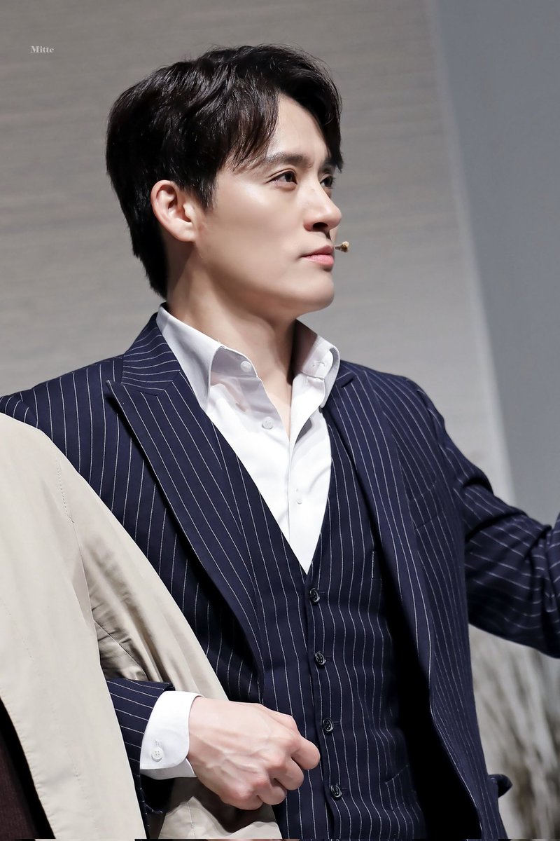 너네 엄마 tweet media