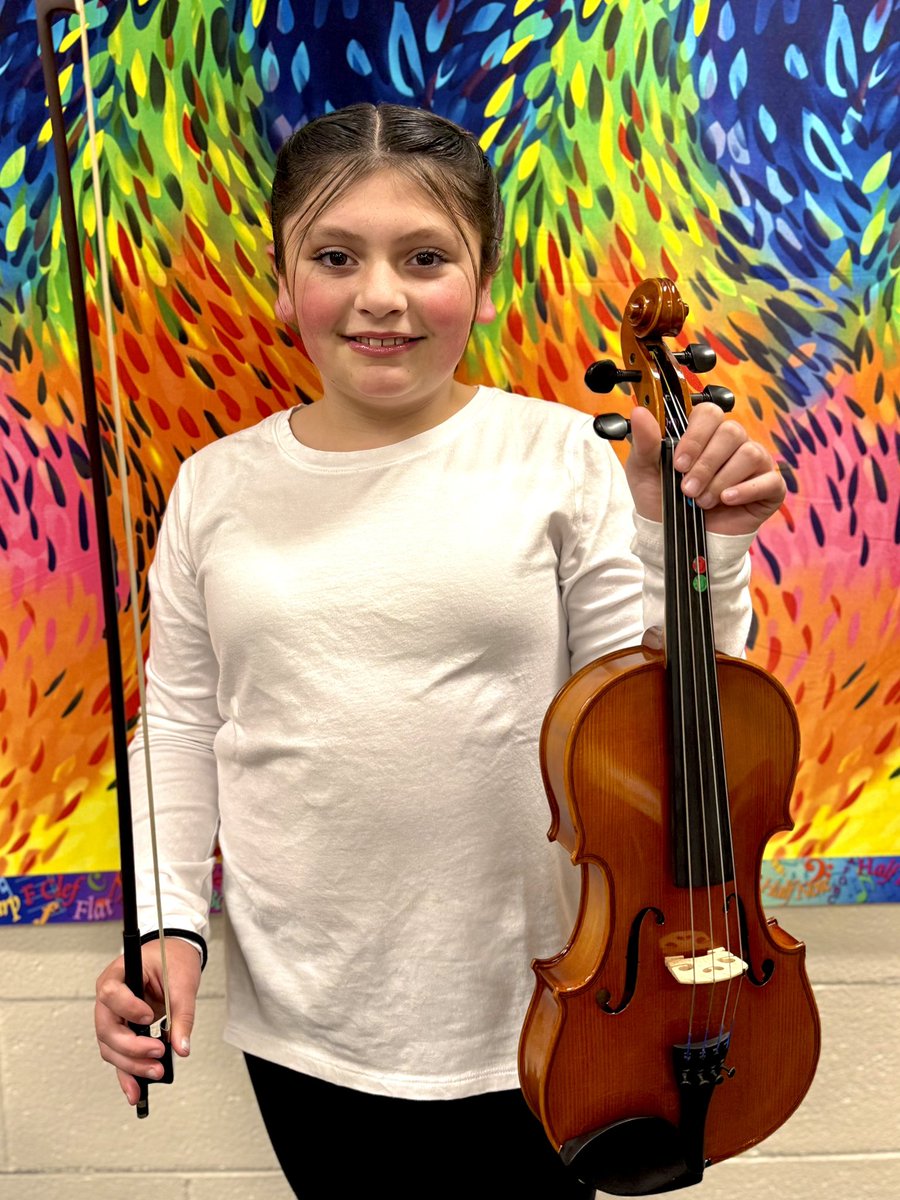 AlaniaSpohn's tweet image. December has been full of time spent with family and friends. So proud of all my babies including the ones I call mine ❤️ #mamaSpohn #Christmasconcert #singer #Viola