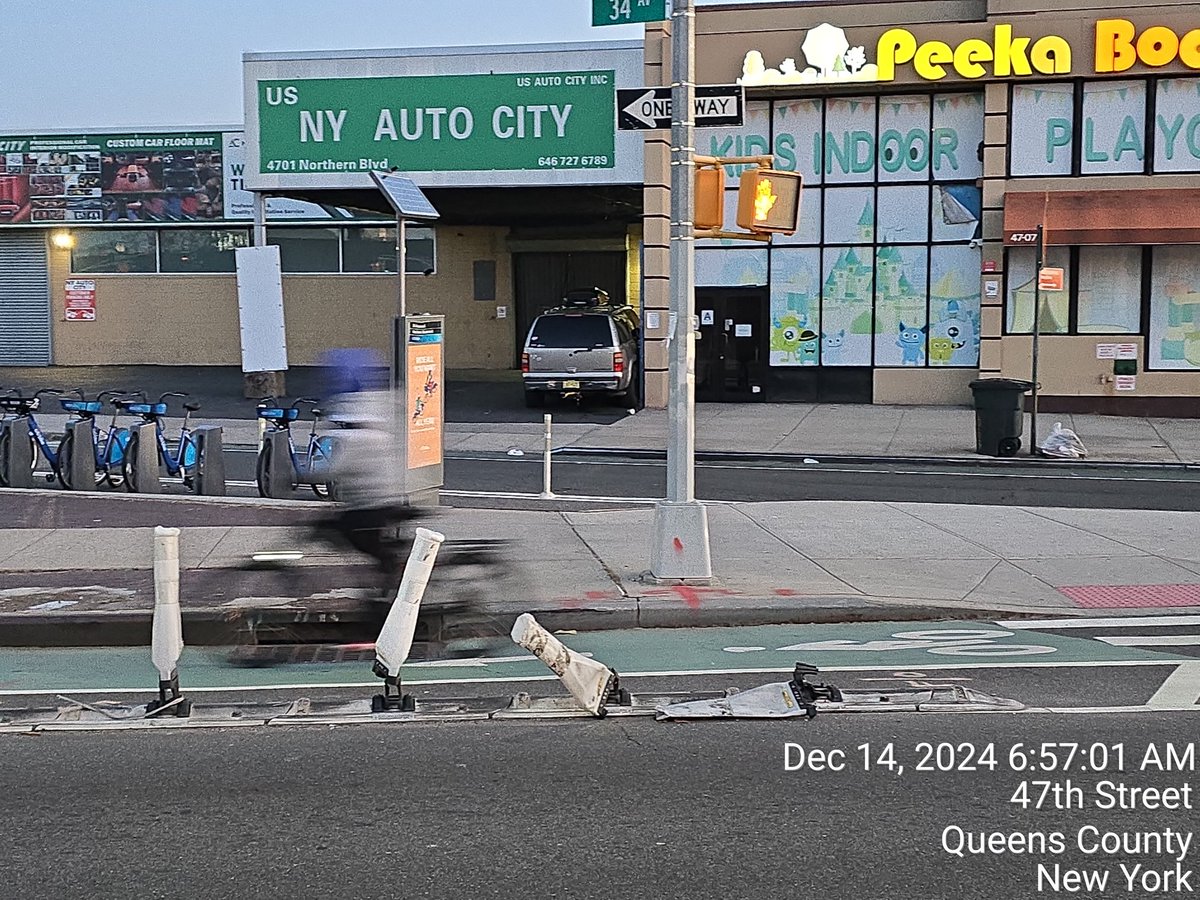 twowheelsg's tweet photo. #flexpost inspection, as one does. It is a sunny day, wear shorts if you choose, didn't go below 20 F.
NorthernBlvd at 34thAve and 48thSt. https://t.co/CtXv9S0Aya