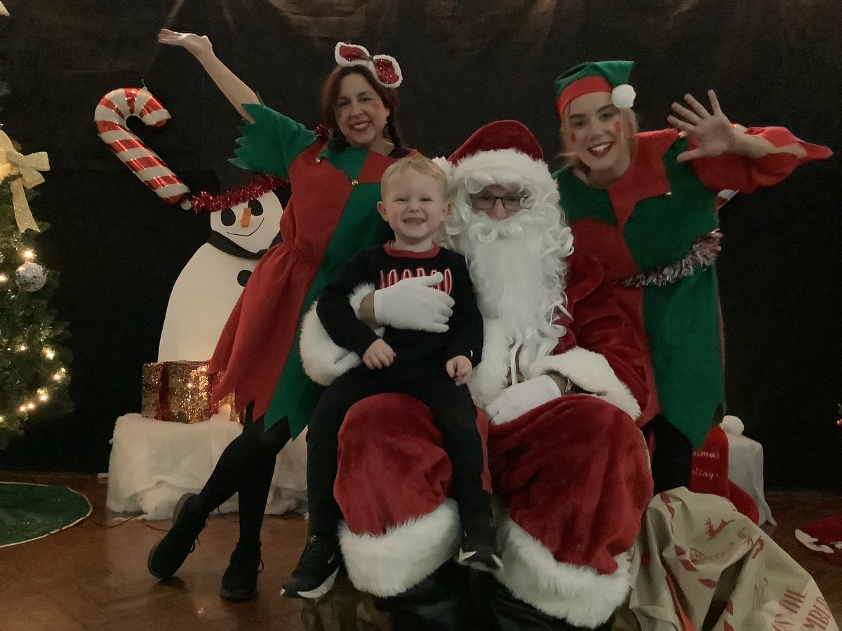 Santa came!!!!!!!! 🎅🏼🎄 and he brought the elves 🧝‍♀️🎉🥳