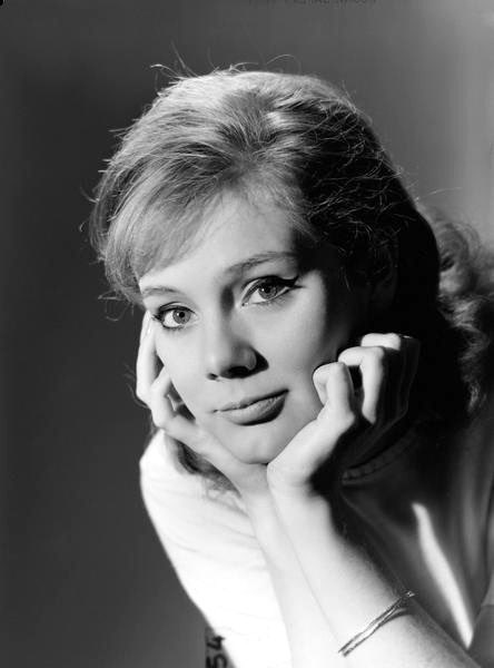 MickeyLD999's tweet photo. Adieu Tania Torrens... 🙏 Merci d'avoir si bien incarné les 2 plus grandes héroïnes de mon adolescence. https://t.co/rM0OhkYfXh