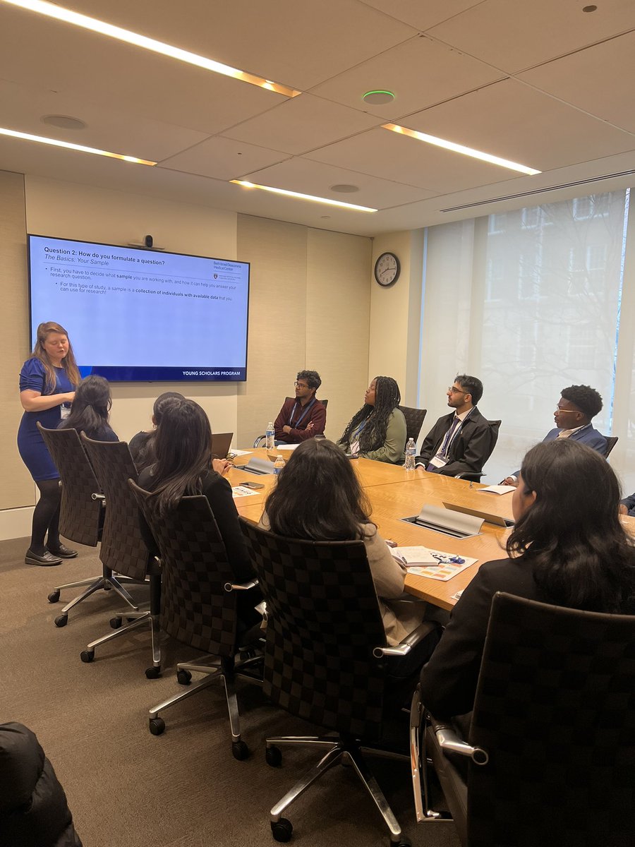 malvarez_md's tweet image. The #ACCYoungScholars are learning from @leahkosyakovsky about developing their own research projects! Lots of great future manuscripts coming out of this session…..👀👀👀