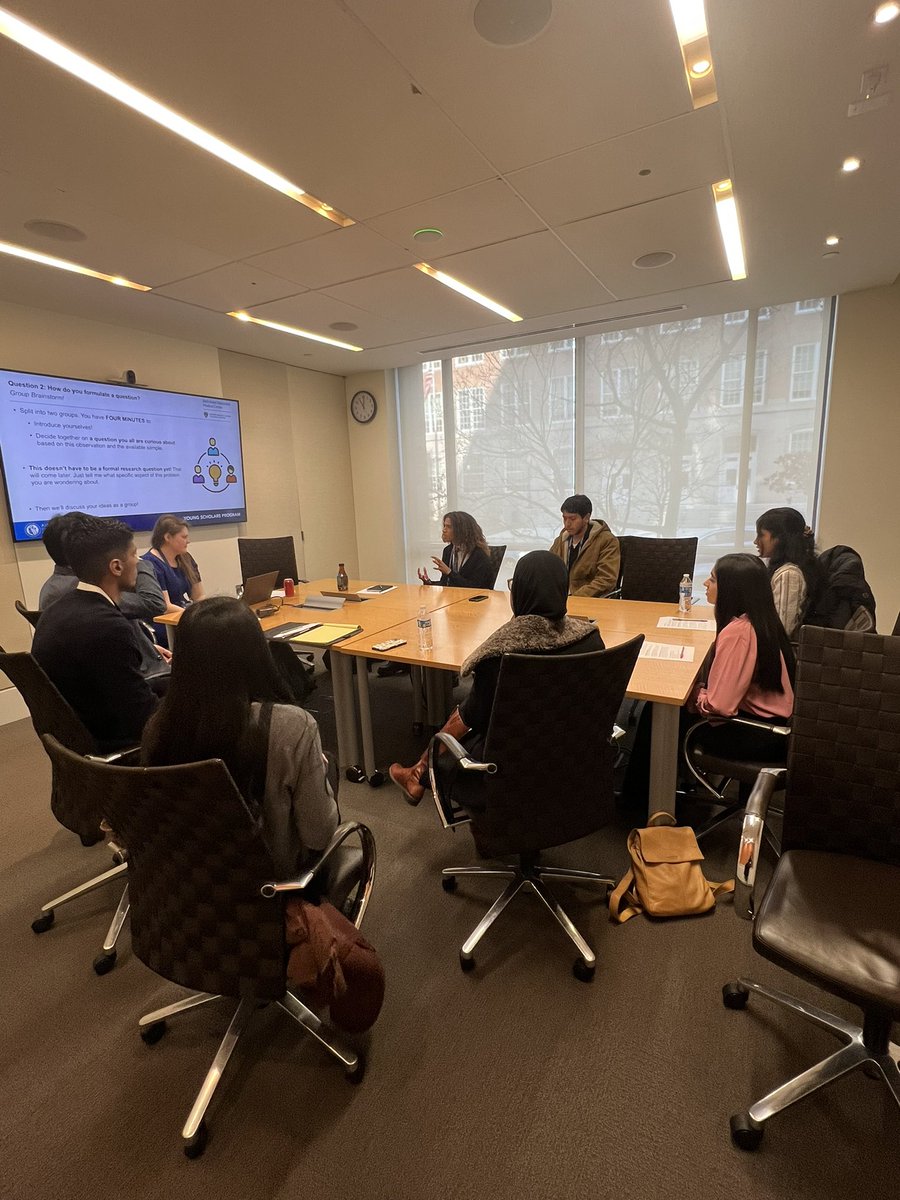 malvarez_md's tweet image. The #ACCYoungScholars are learning from @leahkosyakovsky about developing their own research projects! Lots of great future manuscripts coming out of this session…..👀👀👀