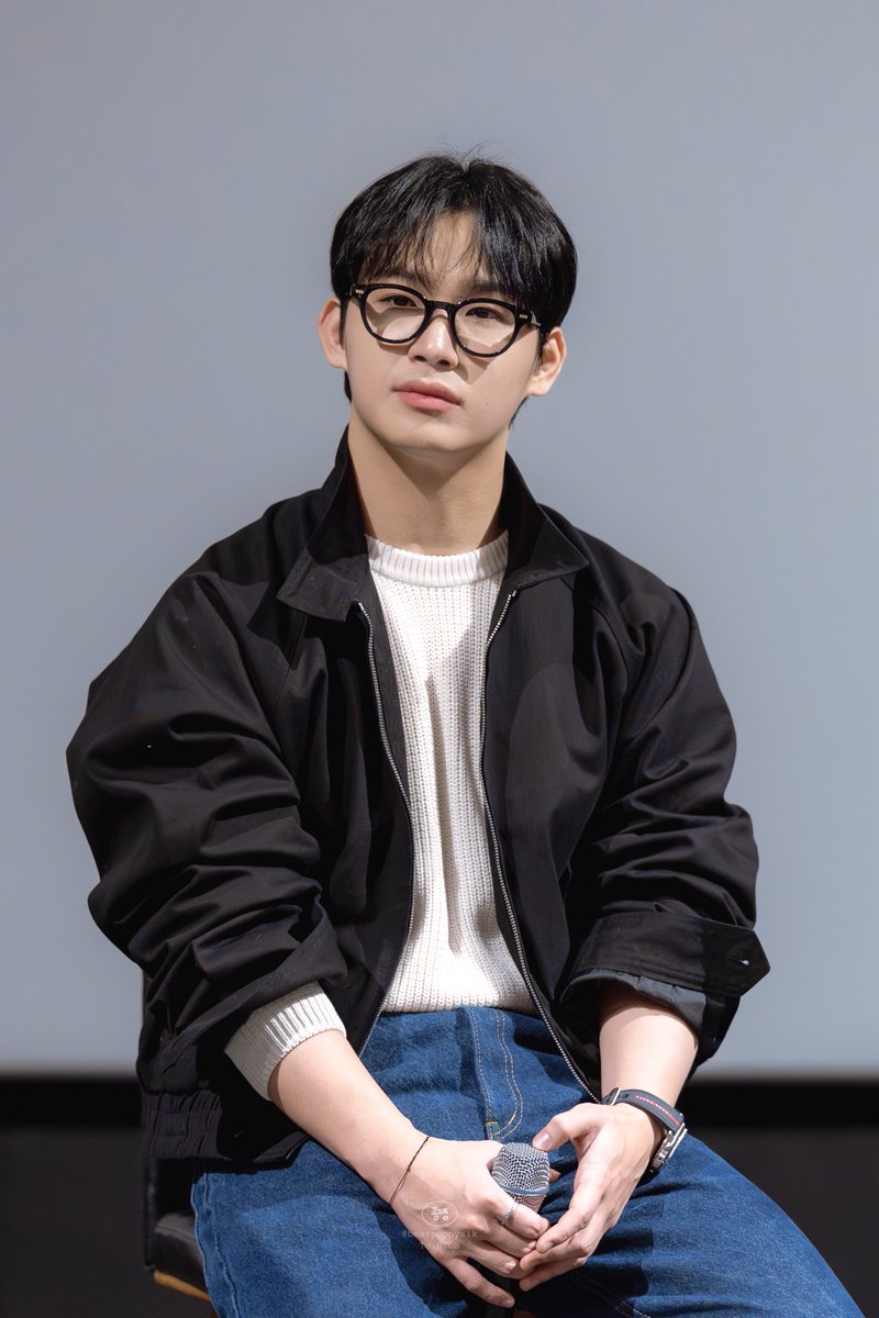 241214 더영맨 GV #임현식

전신샷이 좋은 느낌을 줌….