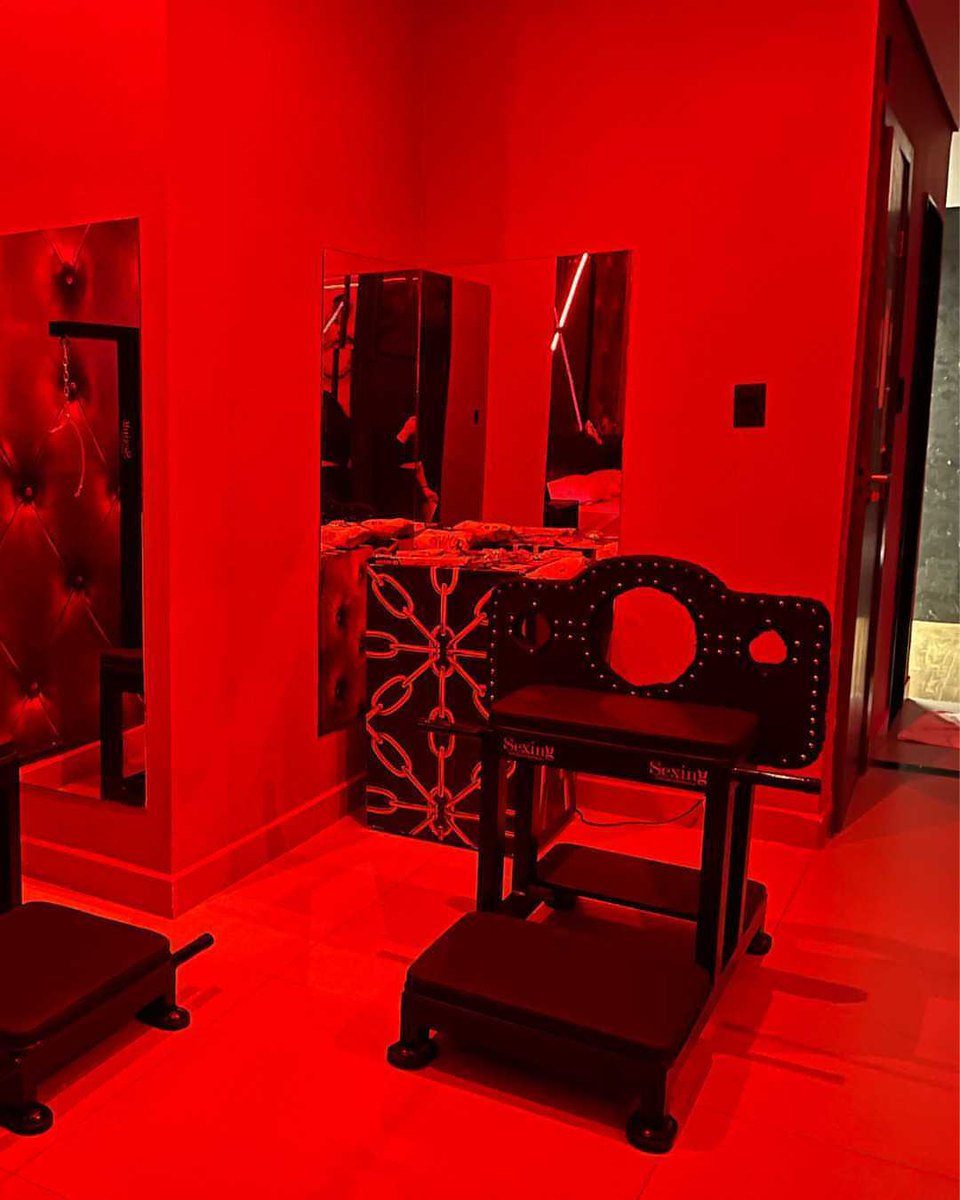 pasutri_bdsm's tweet image. Mau Bikin Event di Room Begini buat 3 Couple 2 Les/ bi , ada yg mau ikutan gak ?
sharing expensive cost yaaa...

#pasutriswinger #pasutribandung #pasutrijakarta #indobdsm #pasutribdsm #lesbijakarta #lesbibandung #lesbiindonesia #lesbisange #indibondage